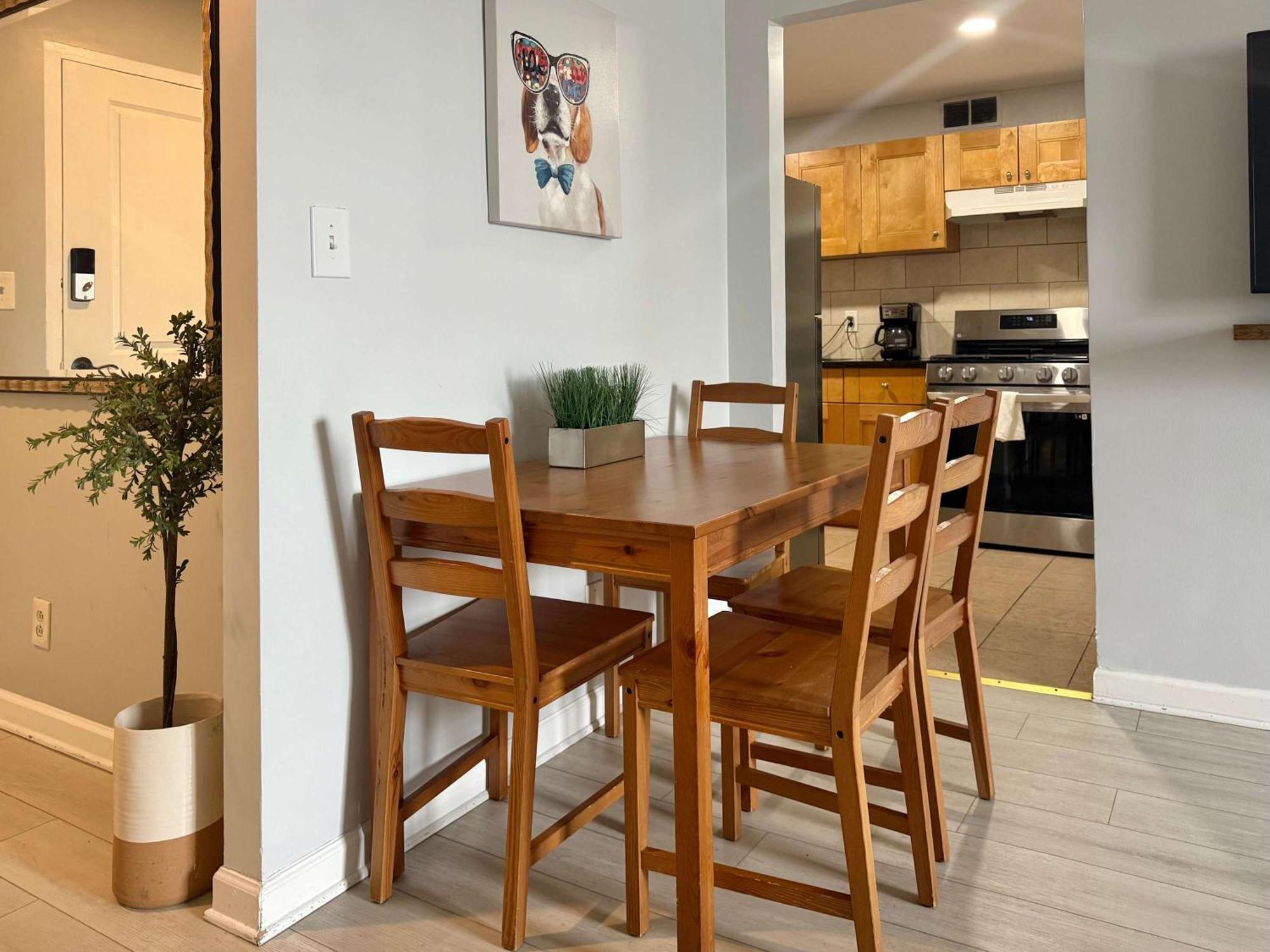 Vakantiehuis Heart Downtown 2bd New Paint Floor View Lm207 *